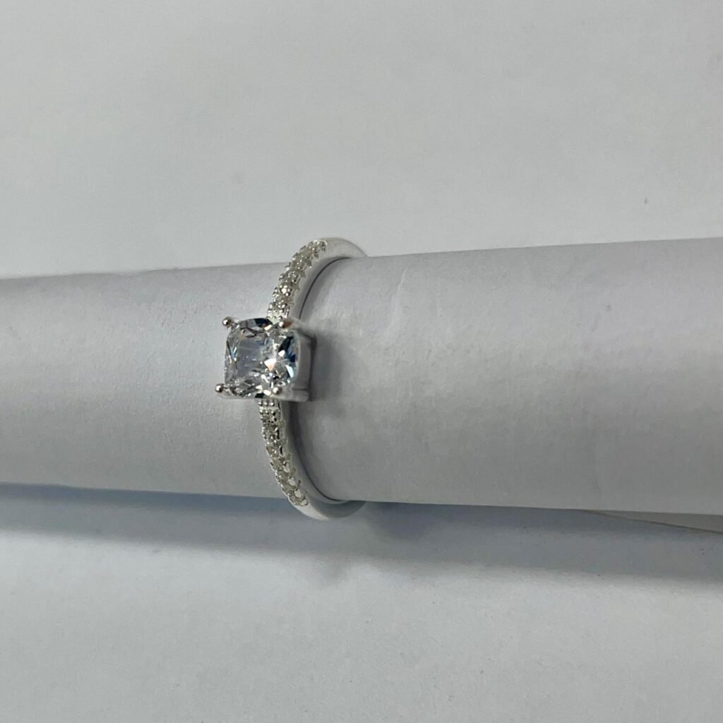 ANEL SOLITÁRIO EM PRATA 925- 104982