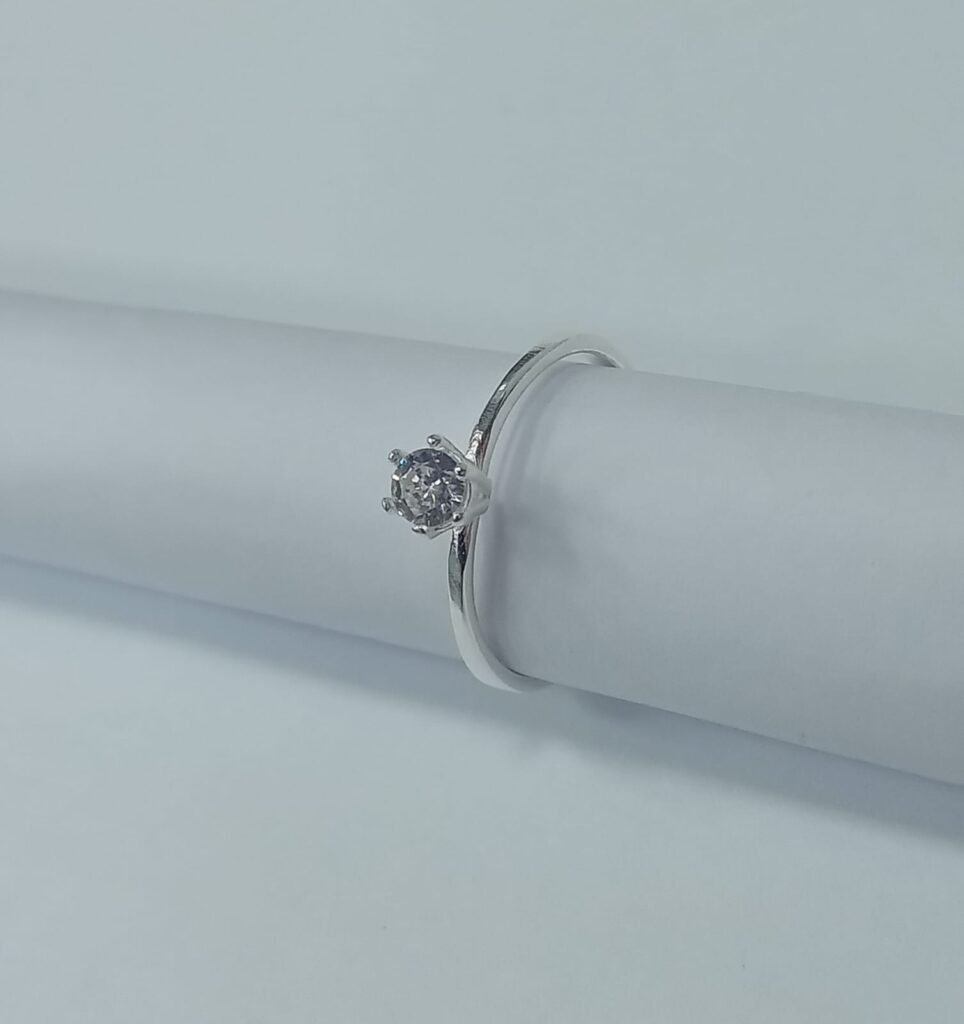 ANEL SOLITÁRIO EM PRATA 925- 105026
