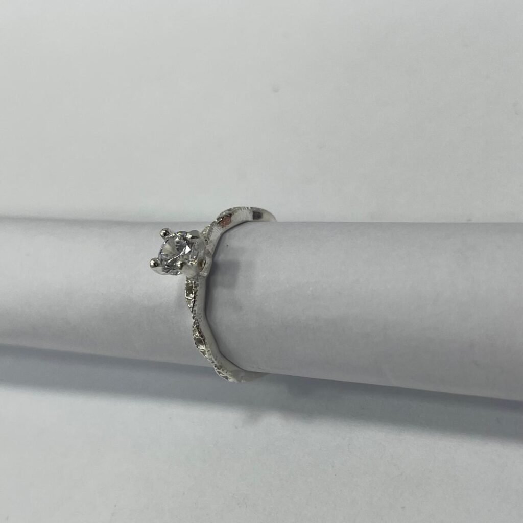 ANEL SOLITÁRIO EM PRATA 925- 105064