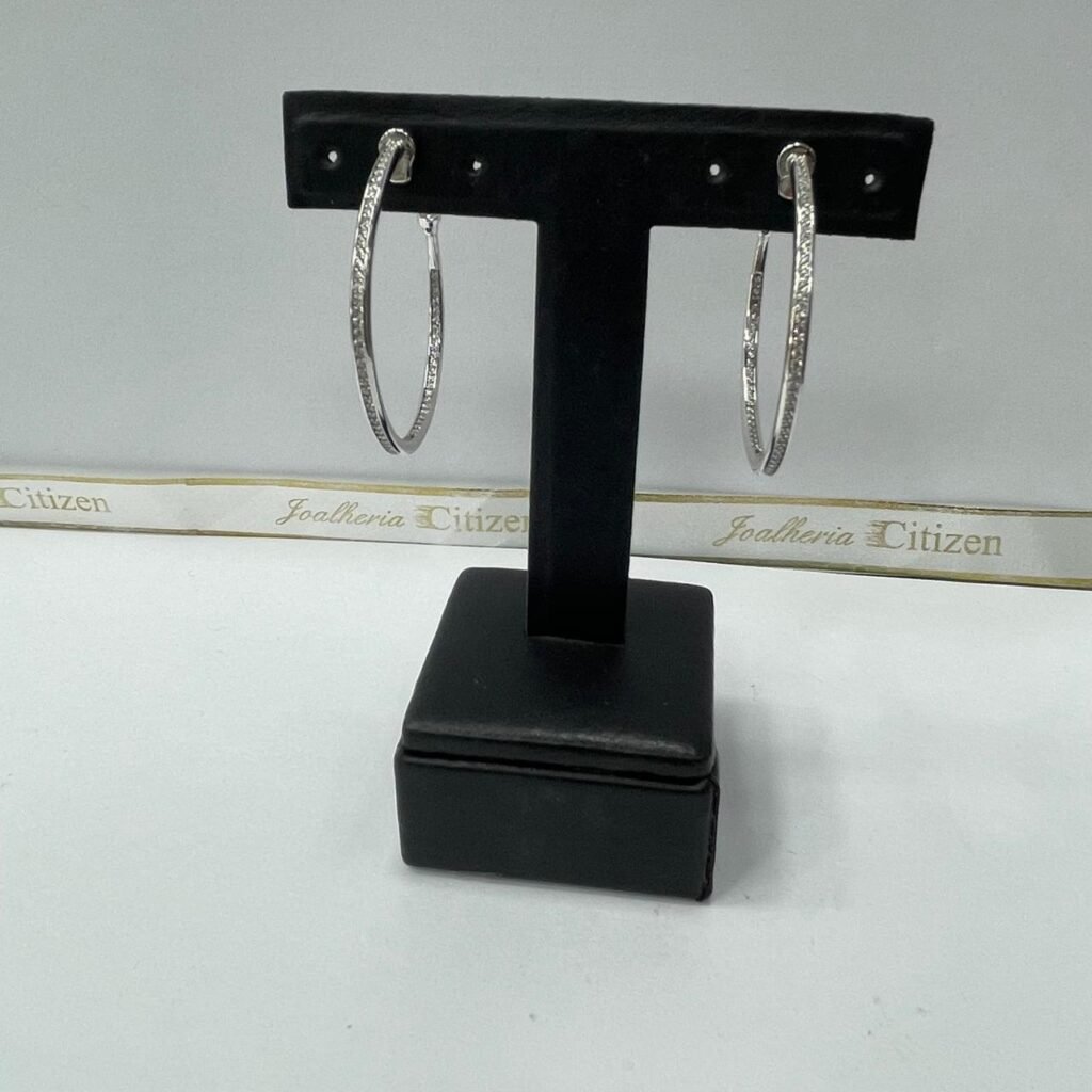 ARGOLA EM PRATA 925 COM ZIRCÔNIAS- 23926616141016950