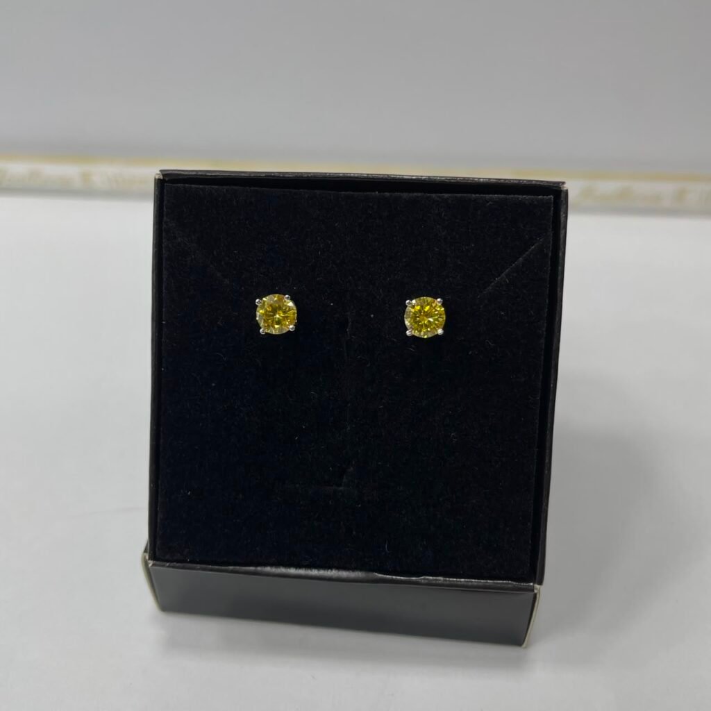 BRINCO CARTIER MÉDIO C/ ZIRCÔNIA PRATA 925-244376132005950