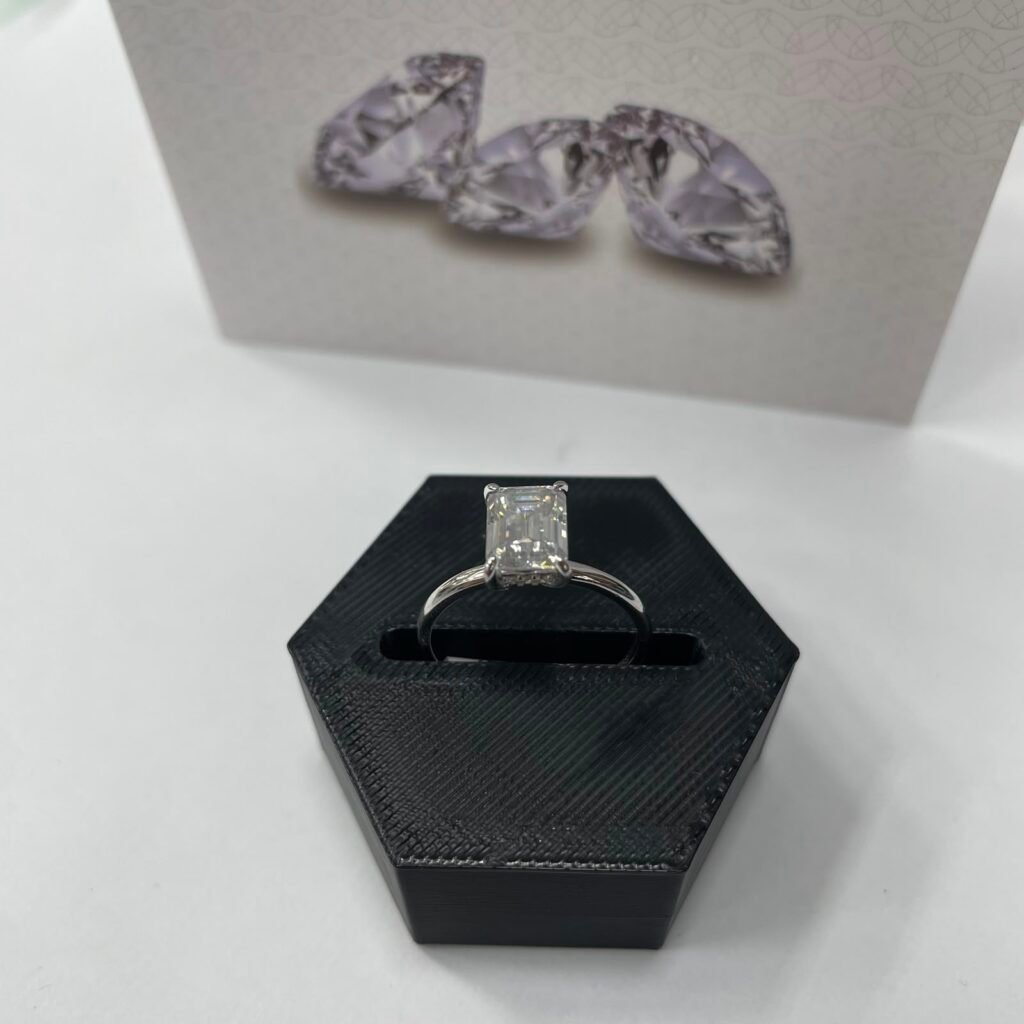 ANEL SOLITÁRIO EM PRATA 925 COM MOISSANITE- 29590-PM