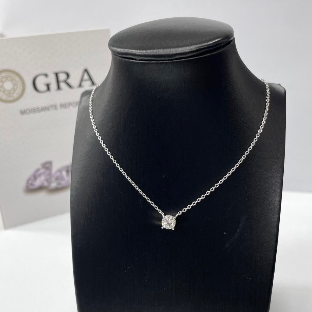 COLAR EM PRATA 925 COM PEDRA DE MOISSANITE- 3021209149015950