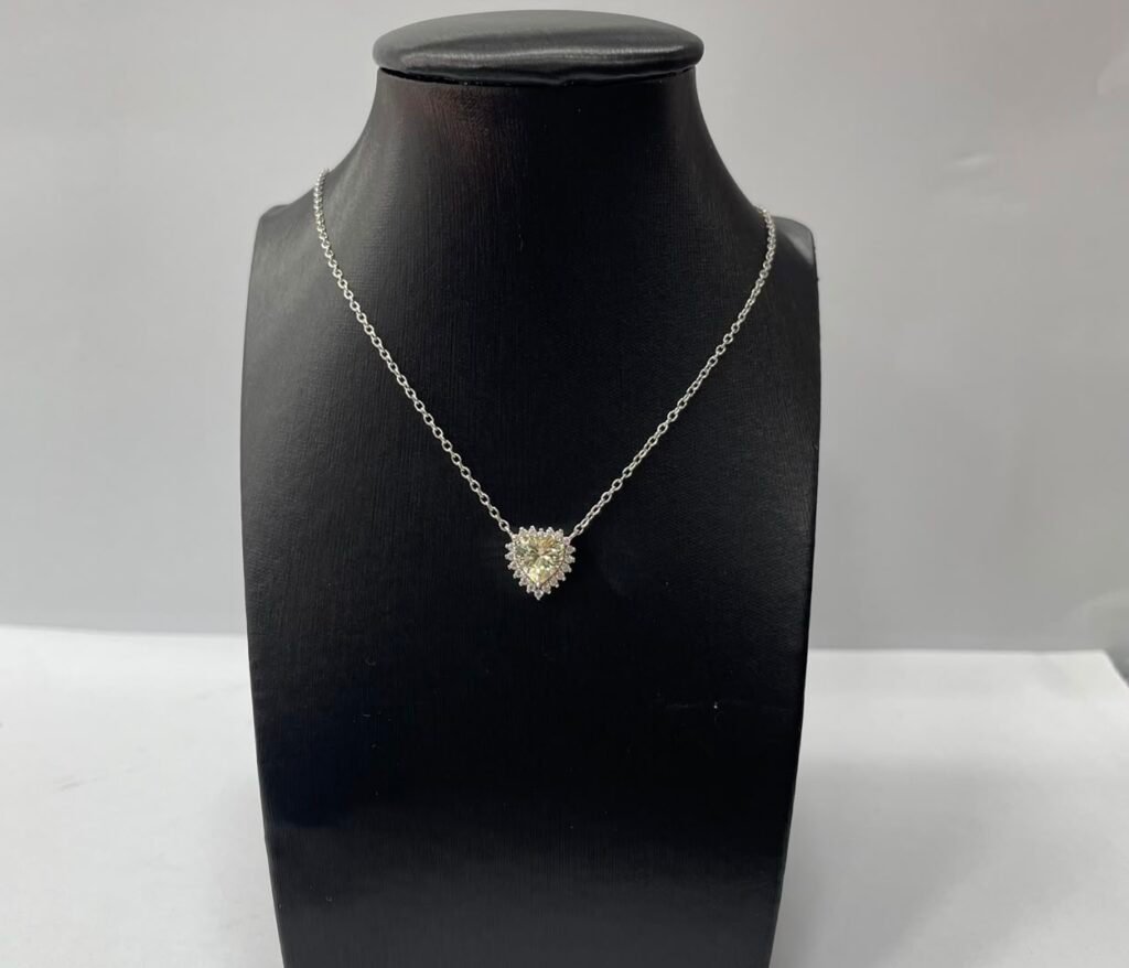COLAR CORAÇAO C/ GARRA E ZIRCÔNIA-3022714160024