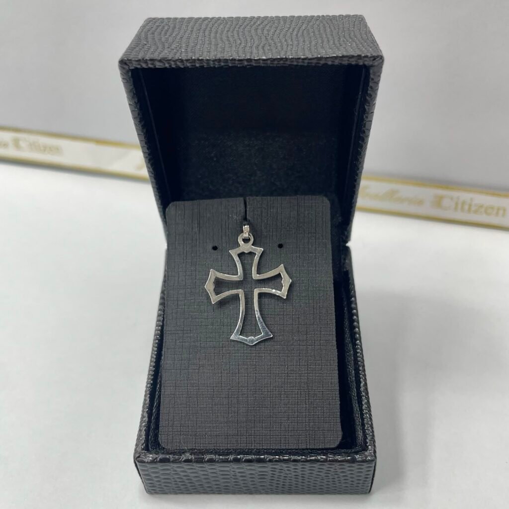 PINGENTE CRUZ VAZADA EM PRATA 925- 308221600000