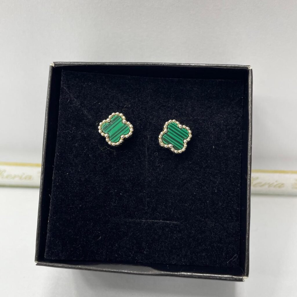 BRINCO TREVO VERDE EM PRATA 925- 86660