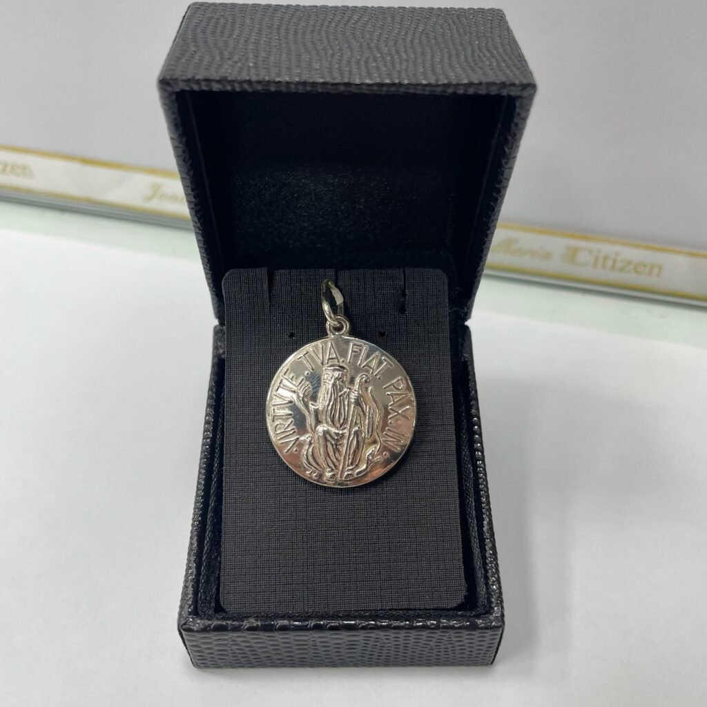 PINGENTE SÃO BENTO PRATA 925- AGP094GG